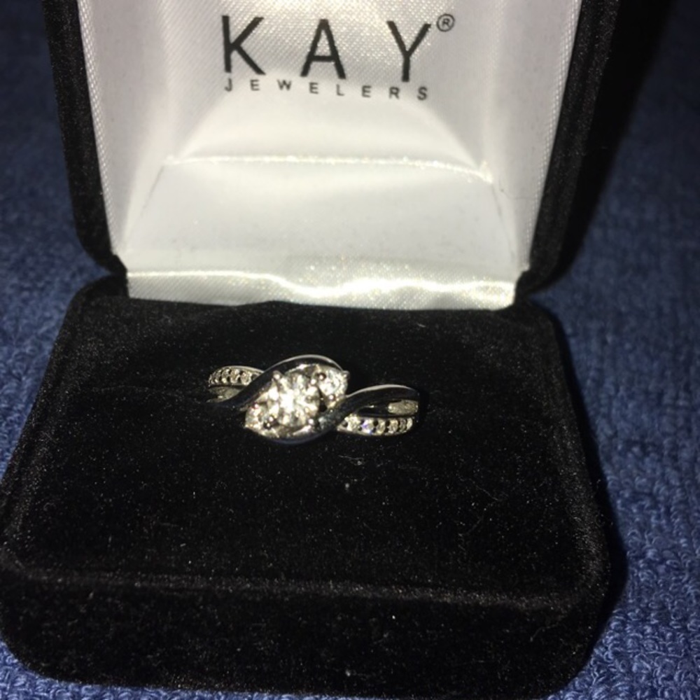 Engagement Ring - Picture 5 of 9